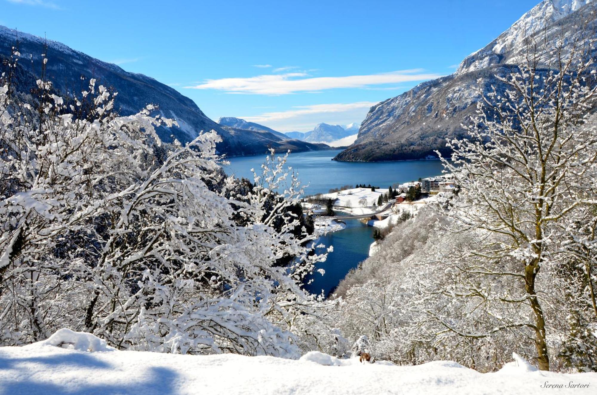 Chalet Al Lago Molveno Exteriör bild